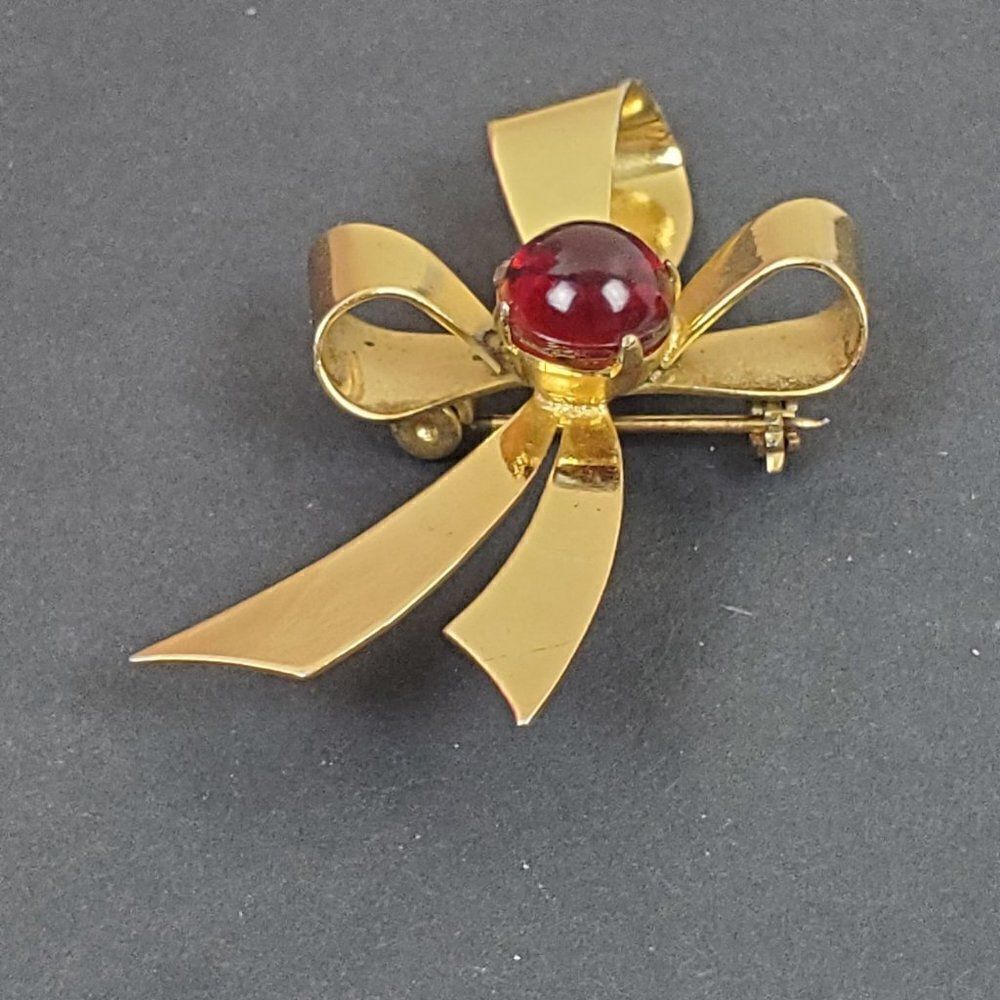Vintage Coro Sterling Silver Gold Vermeil Red Glass Cabochon Ribbon‎ Brooch Pin - Picture 11 of 11